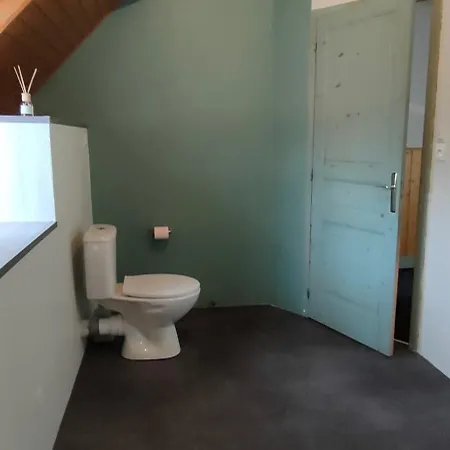 Loge De La Saire Holiday home *