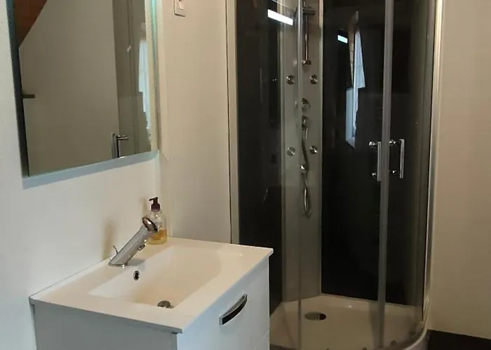 Loge De La Saire Hébergement de vacances *